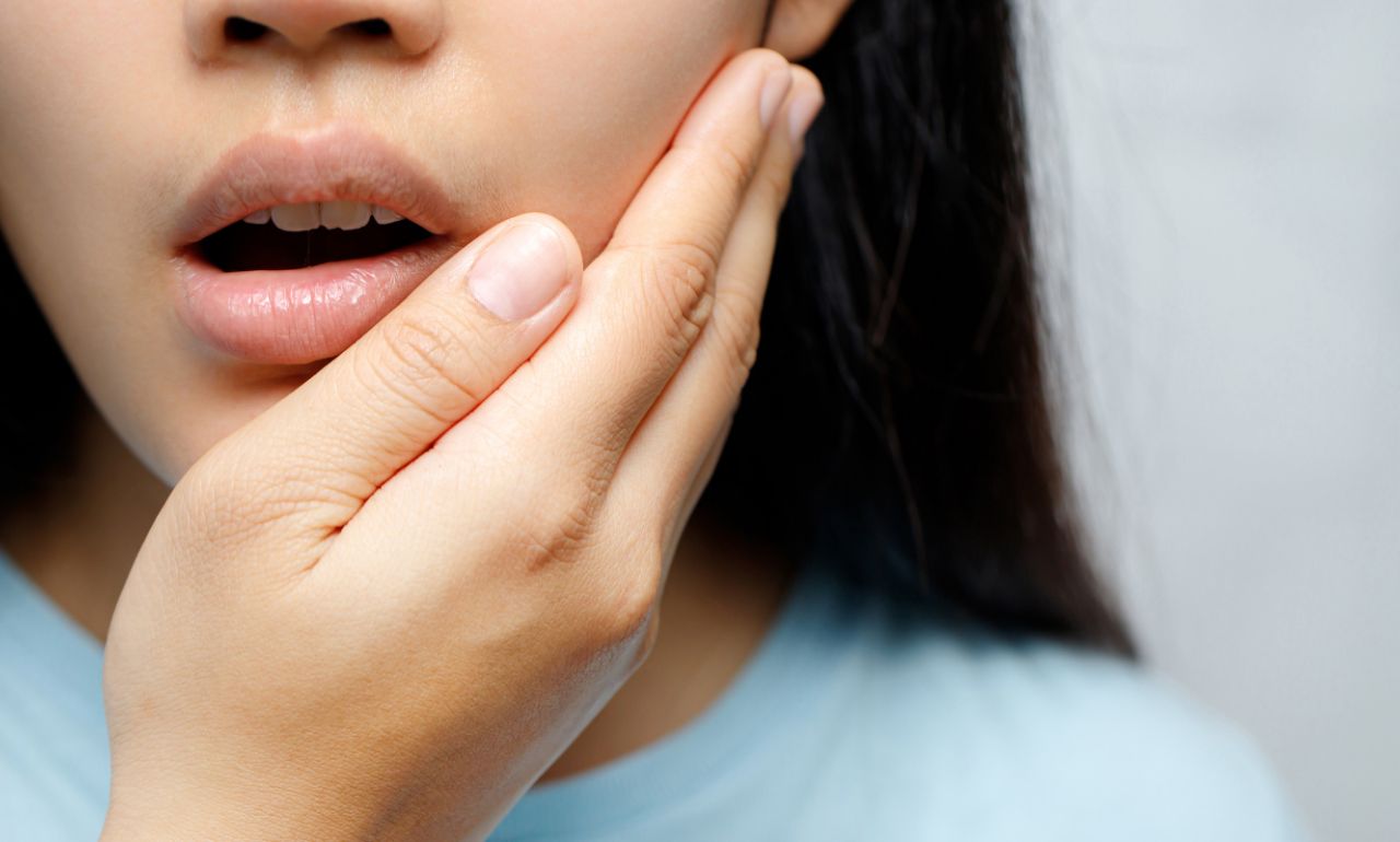 Midnight Toothache? Here’s When You Shouldn’t Wait Until Morning